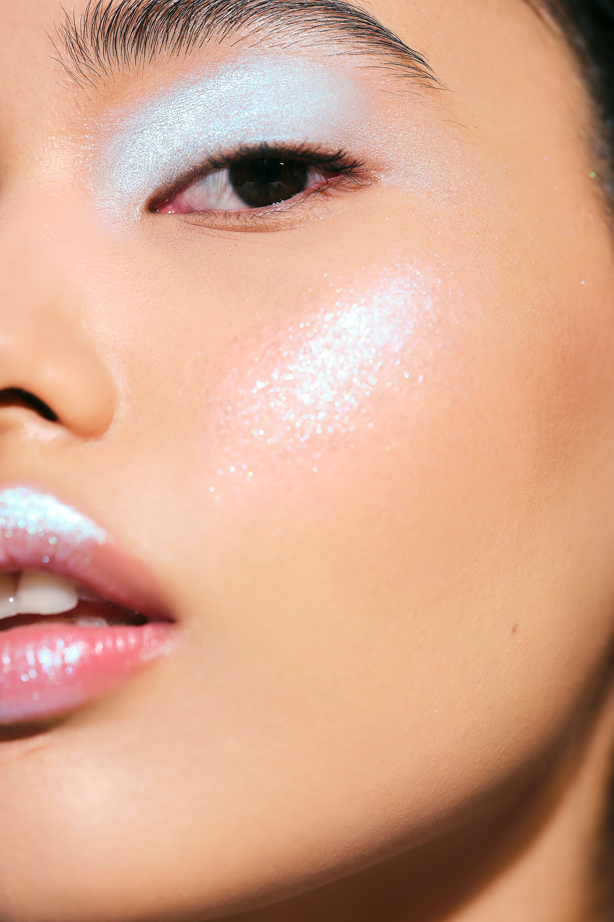 Pearl Gone Wild Pressed Shimmer Highlighter - 2